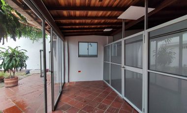 casa en arriendo en el rosal. Cod A27410