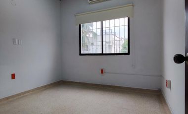 casa en arriendo en el rosal. Cod A27410