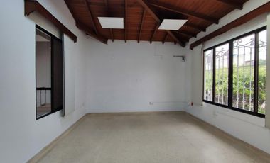 casa en arriendo en el rosal. Cod A27410