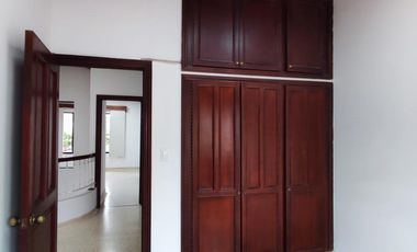 casa en arriendo en el rosal. Cod A27410