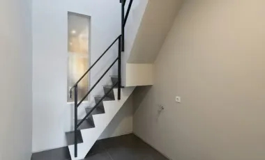 “Eksklusif! Palma Grandia Arden - Rumah Cantik di Lingkungan Elite CitraLand- Akses Cepat ke Tol & Kota Surabaya!