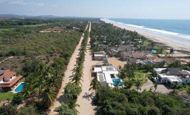 Residencial Rancho Neptuno  /  Neptune Ranch Residential