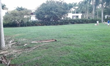 VENDO EN EL CONDOMINIO LA FLORIDA LOTE DE 1396 METROS.