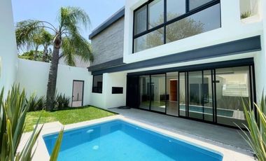 Casa nueva en venta con vigilancia, 4 recámaras en la zona dorada de Cuernavaca.