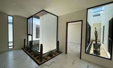 Casa nueva en venta con vigilancia, 4 recámaras en la zona dorada de Cuernavaca.