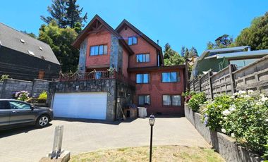 Amplia casa en venta 4D+5B+Sala de juegos, Chiguayante