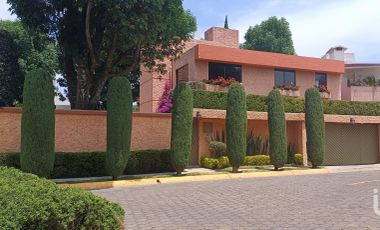Casa en Venta en Paseo de las Palmas en Huixquilucan Edo. Mex.