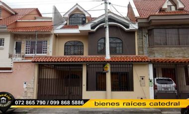 Villa Casa Edificio de venta en González Suárez – código:15648
