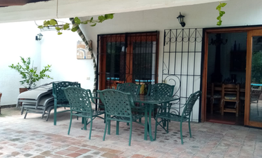 CASA EN VENTA CON ALBERCA TEQUISQUIAPAN PIRULES