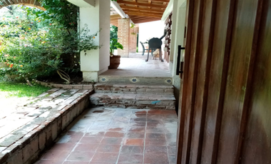 CASA EN VENTA CON ALBERCA TEQUISQUIAPAN PIRULES