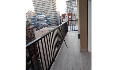 3 ambientes con balcón corrido. Reciclado.