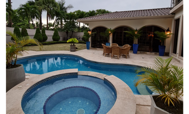 VENTA DE CASA COSTA DEL ESTE, BALMORAL