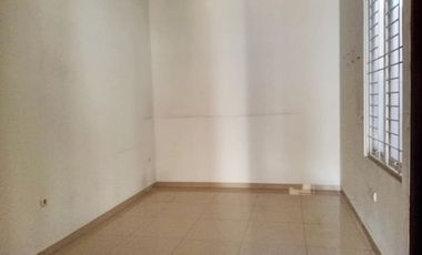 Di Sewakan Rumah Baru Siap Huni 4 Kamar di Mekar Wangi Bandung