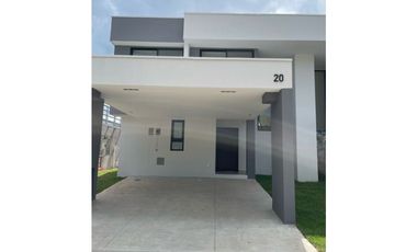 SE VENDE CASA DUPLEX EN PANAM PACFICO/Mod.B