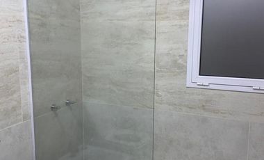 Casa de 5 AMBIENTES ubicada en Costa del Este .