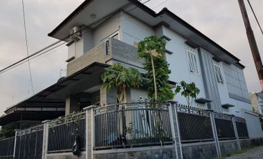 Dijual Rumah Mewah 2 Lantai Siap Huni Dekat Jalan Monjali