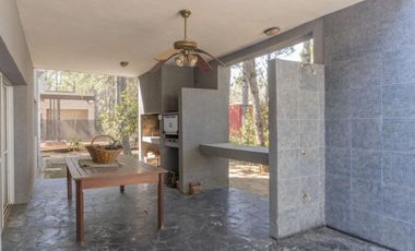 Casa de 2 dormitorios con parque-Puerto Paraíso- General Lagos