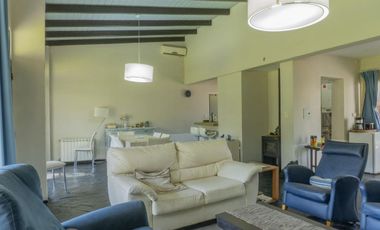 Casa de 2 dormitorios con parque-Puerto Paraíso- General Lagos