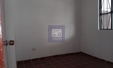 COD. 10866 - SE ARRIENDA CASA - BARRIO: LA CEIBA