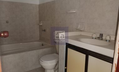 COD. 10866 - SE ARRIENDA CASA - BARRIO: LA CEIBA