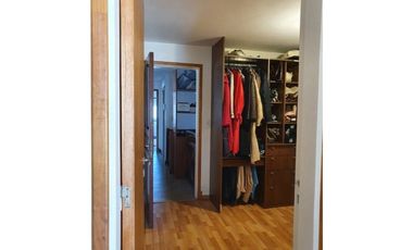 Chalet 5 ambientes con piscina climatizada