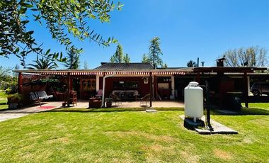 Casa en venta de 4 dorm. en Pirque