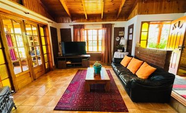 Casa en venta de 4 dorm. en Pirque