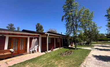 Casa en venta de 4 dorm. en Pirque