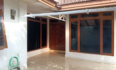 Rumah 5 Kamar Tidur SHM 6 Menit ke Gerbang Tol Jati Asih 2 J-37401