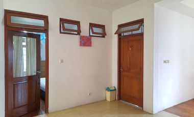 Rumah 5 Kamar Tidur SHM 6 Menit ke Gerbang Tol Jati Asih 2 J-37401