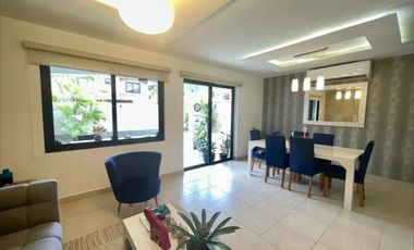 VENTA DE ESPECTACULAR CASA EN VERSALLES (KC)
