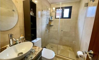 VENTA DE ESPECTACULAR CASA EN VERSALLES (KC)