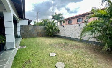 VENTA DE ESPECTACULAR CASA EN VERSALLES (KC)