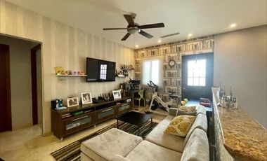 VENTA DE ESPECTACULAR CASA EN VERSALLES (KC)