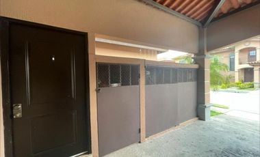VENTA DE ESPECTACULAR CASA EN VERSALLES (KC)