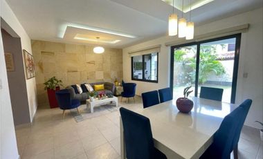 VENTA DE ESPECTACULAR CASA EN VERSALLES (KC)