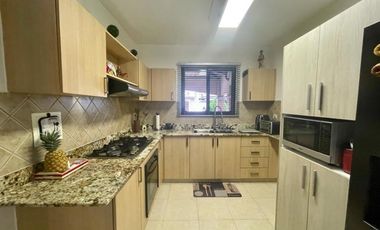 VENTA DE ESPECTACULAR CASA EN VERSALLES (KC)