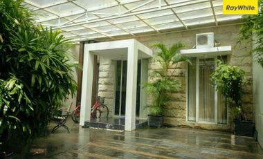 Rumah SHM Dijual di Jl Florence Laguna, Pakuwon City, Surabaya