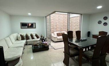 VENTA HERMOSA CASA  3 NIVELES, AMPLIA, 2 PARQUEADEROS. VERSALLES CAMPESTRE FLORIDABLANCA. 153m. Cod V6270