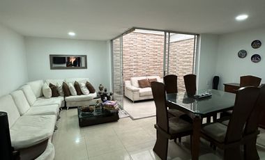 VENTA HERMOSA CASA  3 NIVELES, AMPLIA, 2 PARQUEADEROS. VERSALLES CAMPESTRE FLORIDABLANCA. 153m. Cod V6270