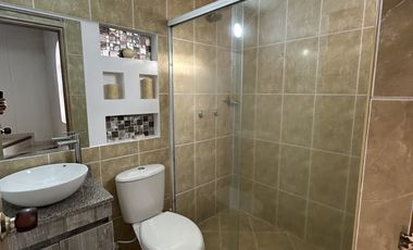VENTA HERMOSA CASA  3 NIVELES, AMPLIA, 2 PARQUEADEROS. VERSALLES CAMPESTRE FLORIDABLANCA. 153m. Cod V6270