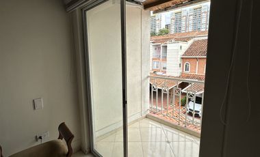 VENTA HERMOSA CASA  3 NIVELES, AMPLIA, 2 PARQUEADEROS. VERSALLES CAMPESTRE FLORIDABLANCA. 153m. Cod V6270
