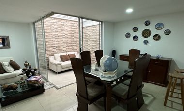 VENTA HERMOSA CASA  3 NIVELES, AMPLIA, 2 PARQUEADEROS. VERSALLES CAMPESTRE FLORIDABLANCA. 153m. Cod V6270