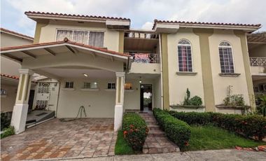 SE ALQUILA CASA EN BRISAS DEL GOLF / PH BRISAS PACIFICO