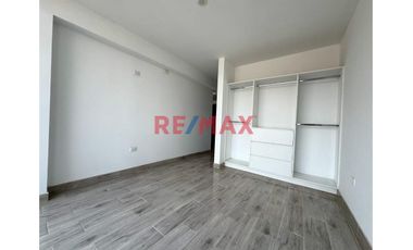 🌟Venta de Moderno departamento de ESTRENO en Segundo piso ,LIBRE DEL PAGO DE ALCABALA!🌟
Ubicado en Urb Rosas del Valle, en la Av El Cortijo, cerca de