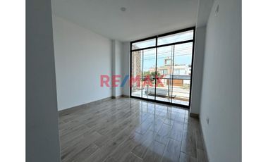 🌟Venta de Moderno departamento de ESTRENO en Segundo piso ,LIBRE DEL PAGO DE ALCABALA!🌟
Ubicado en Urb Rosas del Valle, en la Av El Cortijo, cerca de