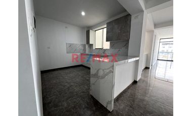 🌟Venta de Moderno departamento de ESTRENO en Segundo piso ,LIBRE DEL PAGO DE ALCABALA!🌟
Ubicado en Urb Rosas del Valle, en la Av El Cortijo, cerca de