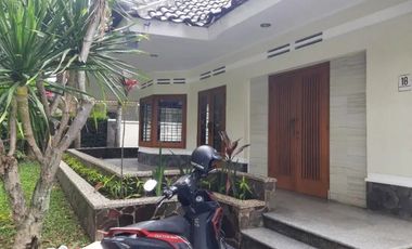 DISEWAKAN RUMAH BELANDA SAYAP DAGO BANDUNG COCOK UNTK KANTOR