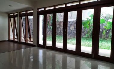 DISEWAKAN RUMAH BELANDA SAYAP DAGO BANDUNG COCOK UNTK KANTOR