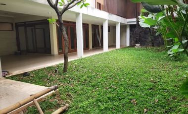 DISEWAKAN RUMAH BELANDA SAYAP DAGO BANDUNG COCOK UNTK KANTOR